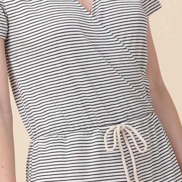 NWT!❤️ Short Sleeve Wrap Front Wide Leg Jumpsuit - Picture 3 of 7